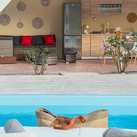 Physis Luxury Villa