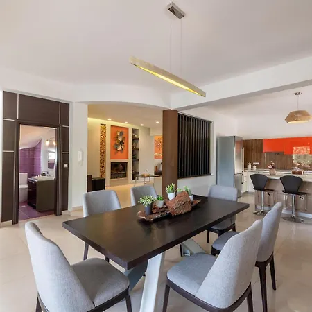 Physis Luxury Villa *