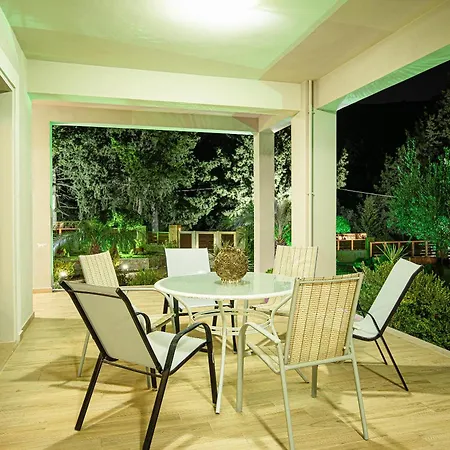 Physis Luxury Villa *