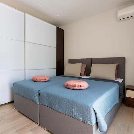 Physis Luxury